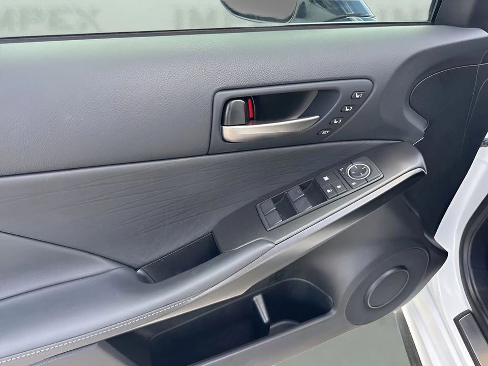 2024 Lexus IS 3rd Gen - Image 27 of 31