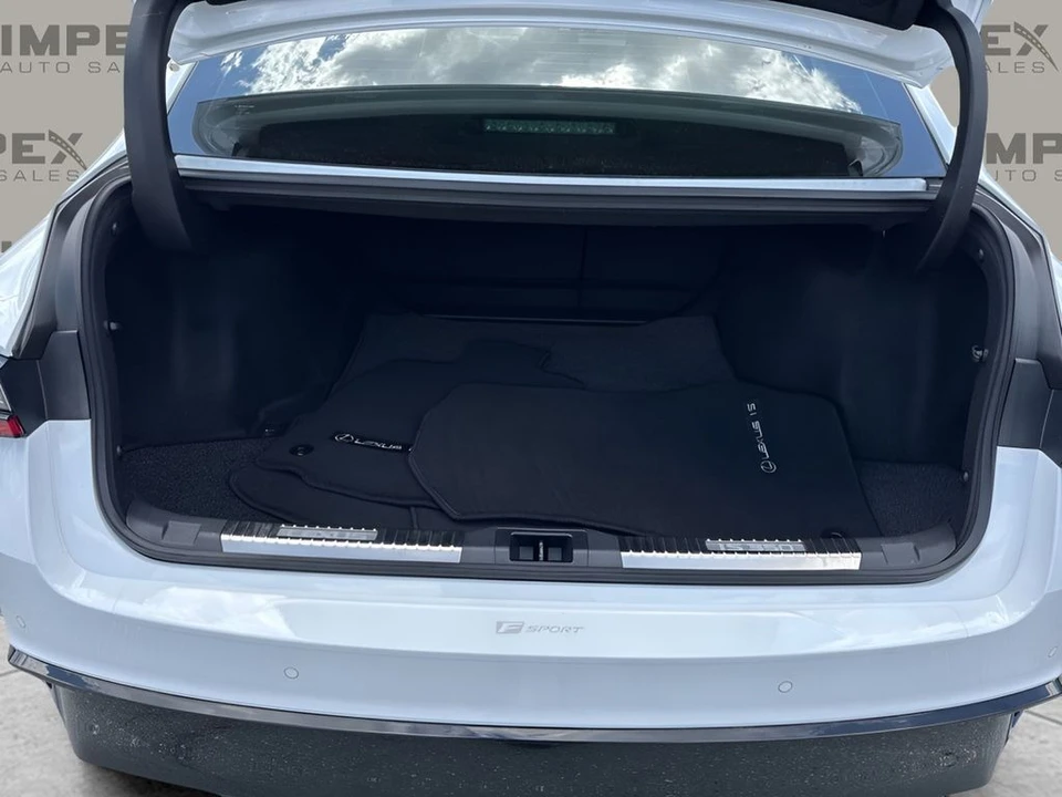 2024 Lexus IS 3rd Gen - Image 29 of 31