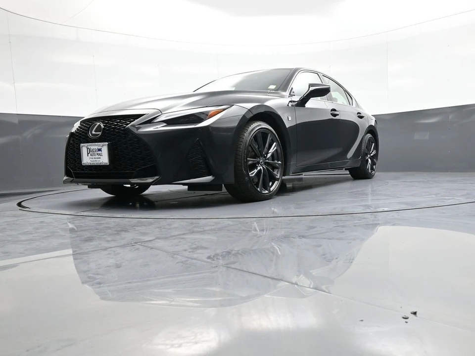 2024 Lexus IS 3rd Gen - Image 27 of 31