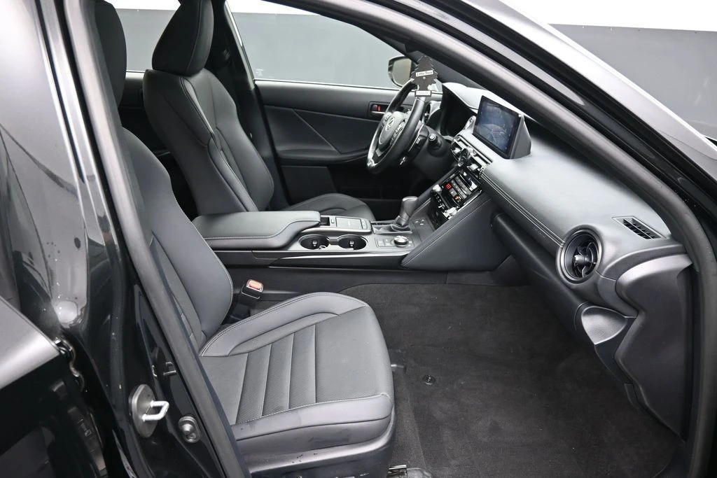 2024 Lexus IS 3rd Gen - Image 26 of 31