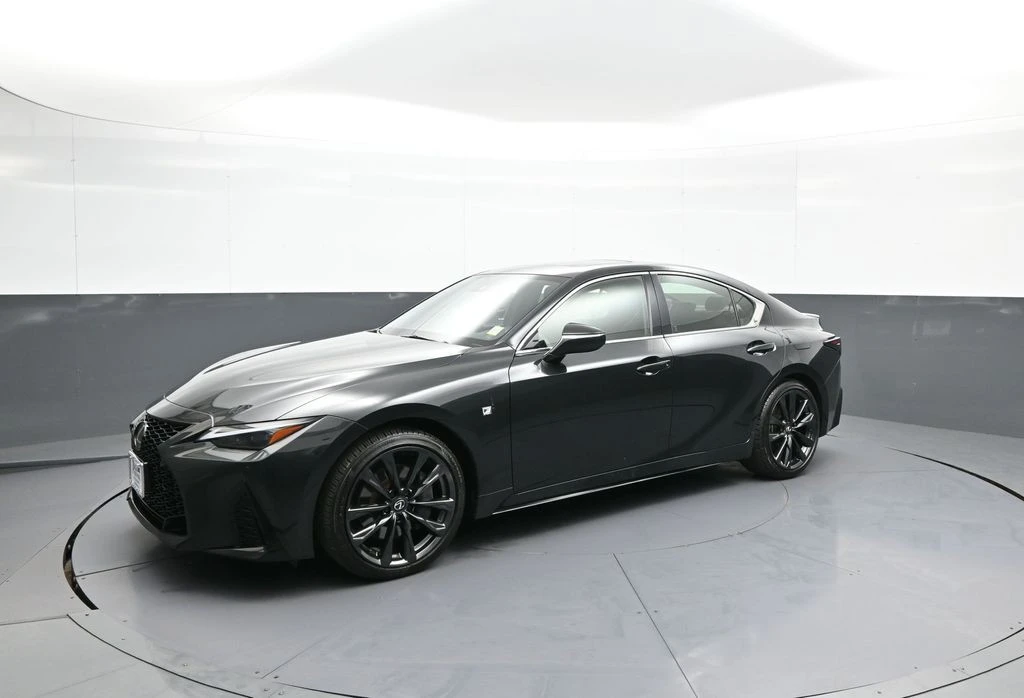 2024 Lexus IS 3rd Gen - Image 10 of 31