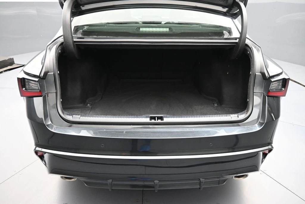 2024 Lexus IS 3rd Gen - Image 23 of 31