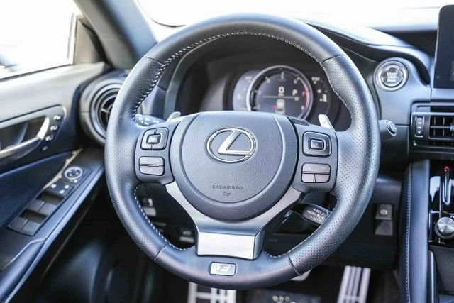 2024 Lexus IS 3rd Gen - Image 15 of 31