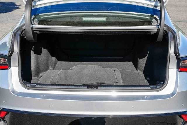 2024 Lexus IS 3rd Gen - Image 25 of 31