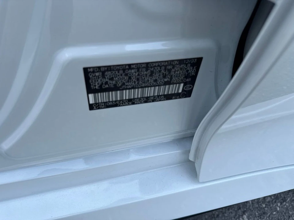 2024 Lexus IS 3rd Gen - Image 9 of 31