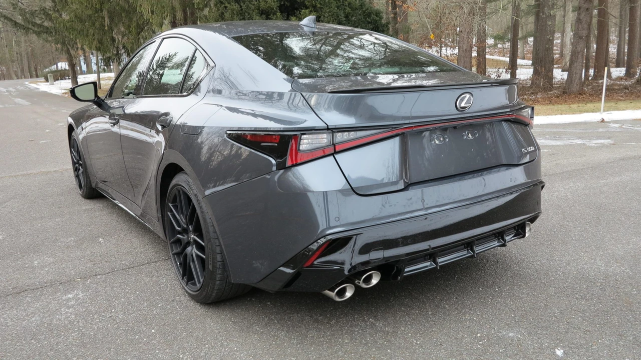 2024 Lexus IS 3rd Gen - Image 14 of 31