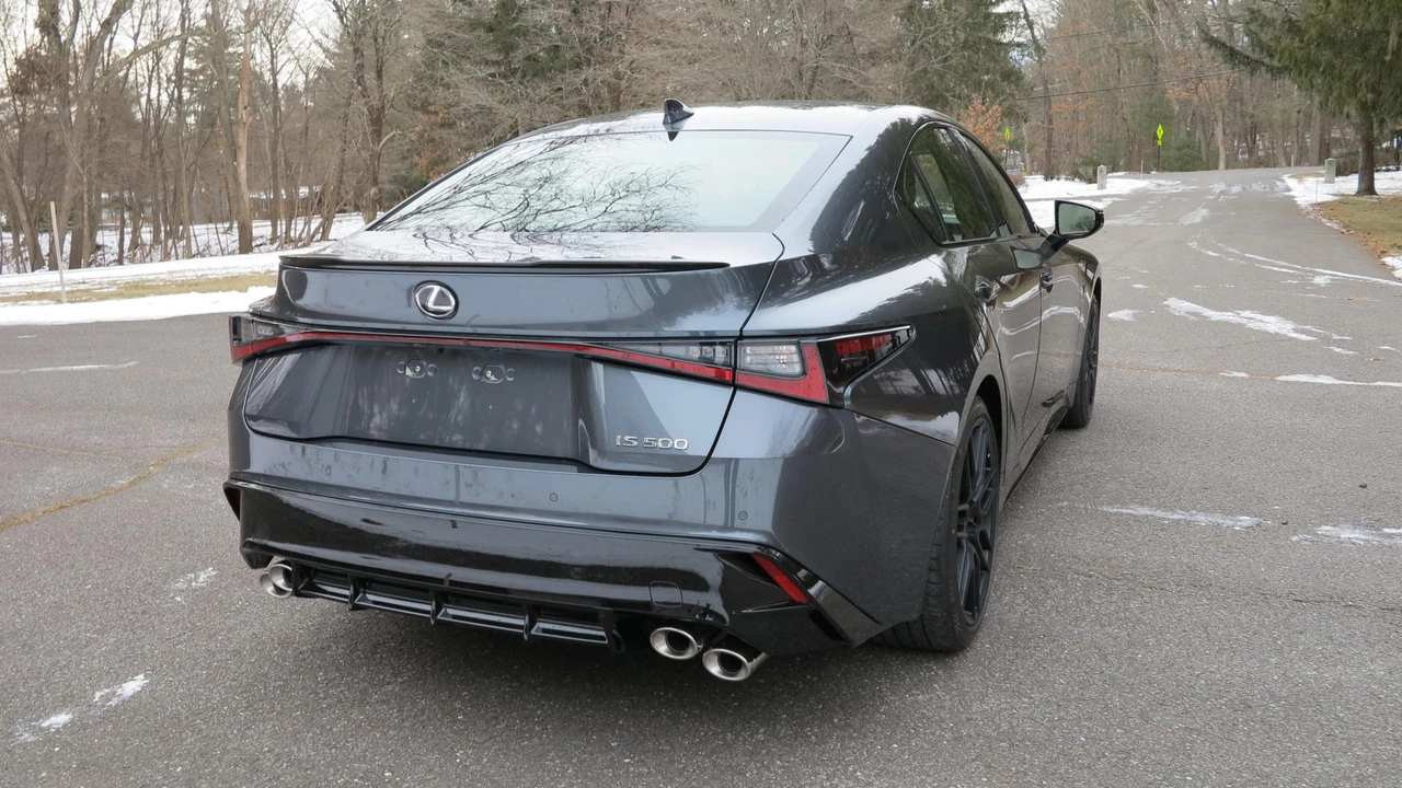 2024 Lexus IS 3rd Gen - Image 17 of 31