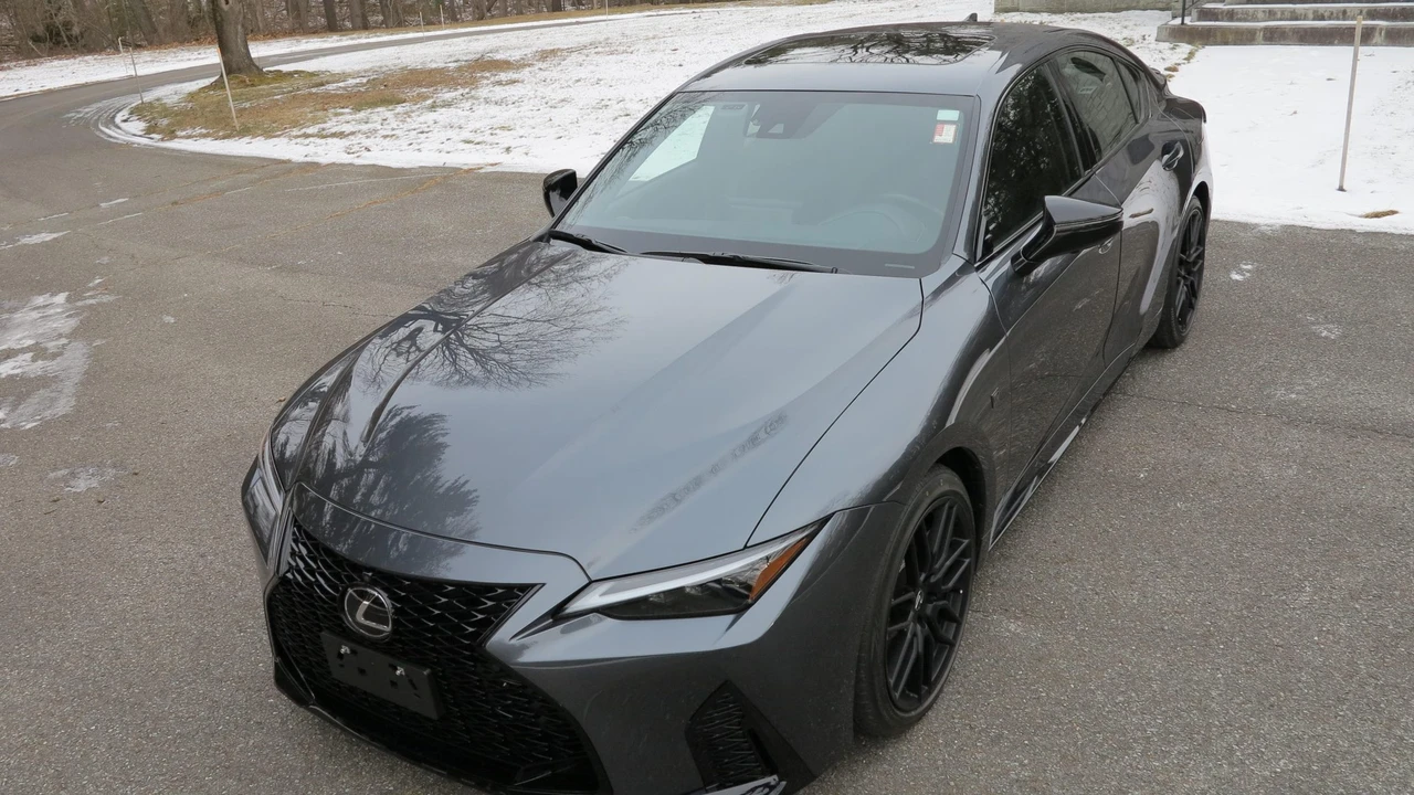 2024 Lexus IS 3rd Gen - Image 30 of 31