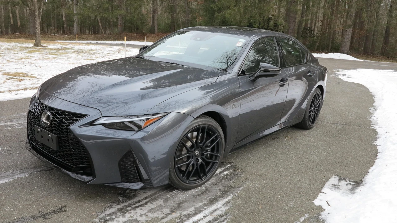 2024 Lexus IS 3rd Gen - Image 7 of 31