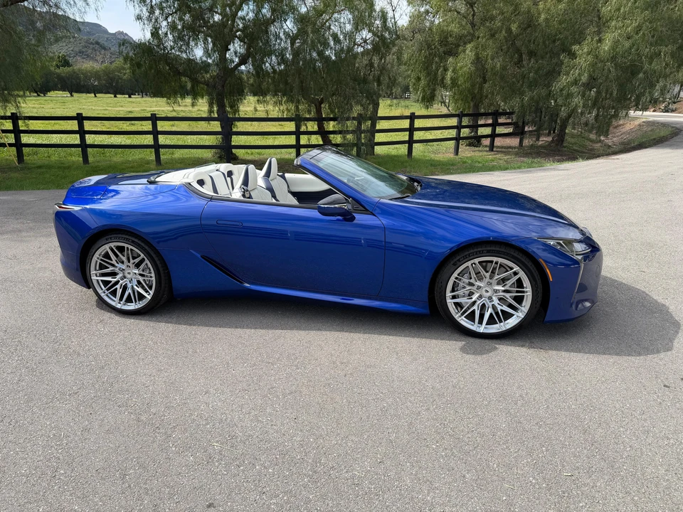 2024 Lexus LC - Image 30 of 31