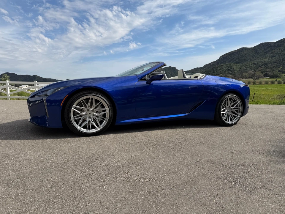 2024 Lexus LC - Image 12 of 31