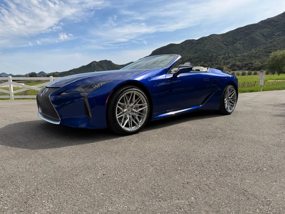 2024 Lexus LC - Image 9 of 31