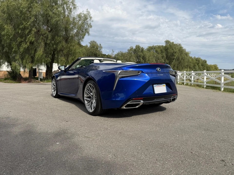 2024 Lexus LC - Image 20 of 31
