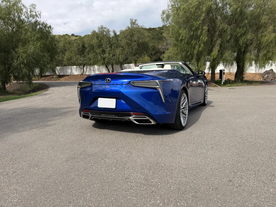 2024 Lexus LC - Image 26 of 31