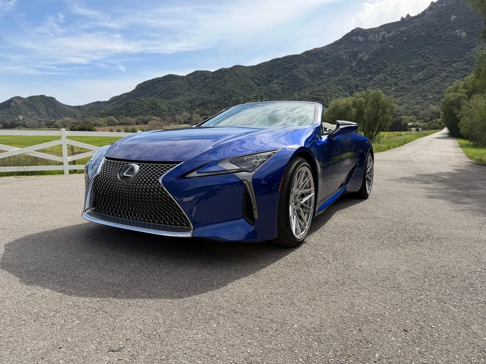 2024 Lexus LC - Image 8 of 31
