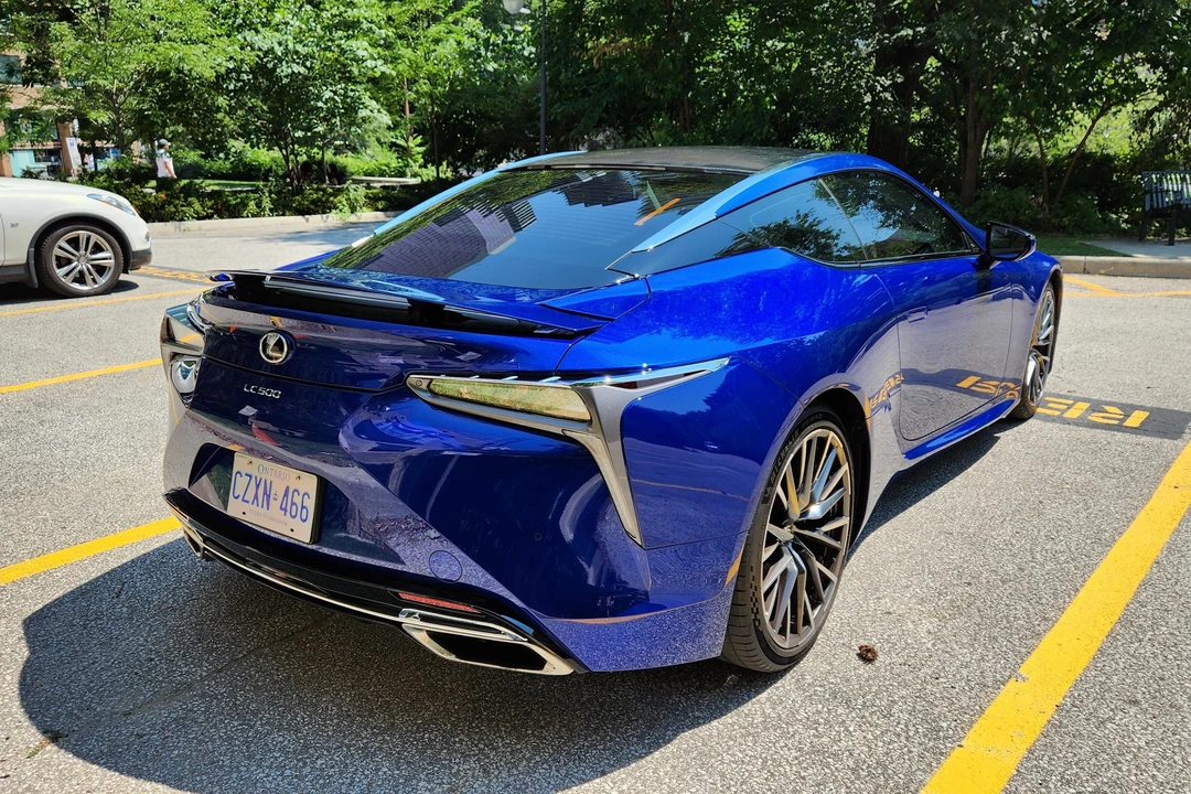 2024 Lexus LC - Image 18 of 31