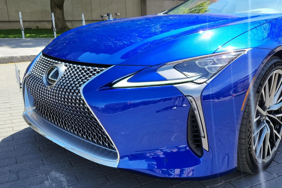 2024 Lexus LC - Image 27 of 31