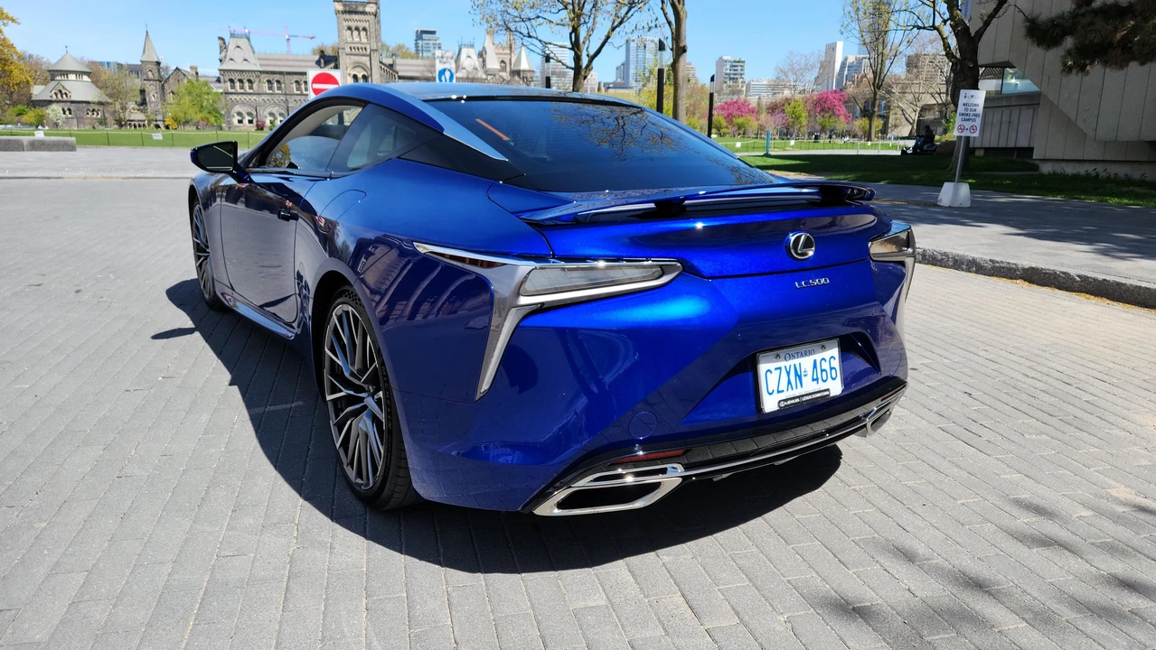 2024 Lexus LC - Image 15 of 31