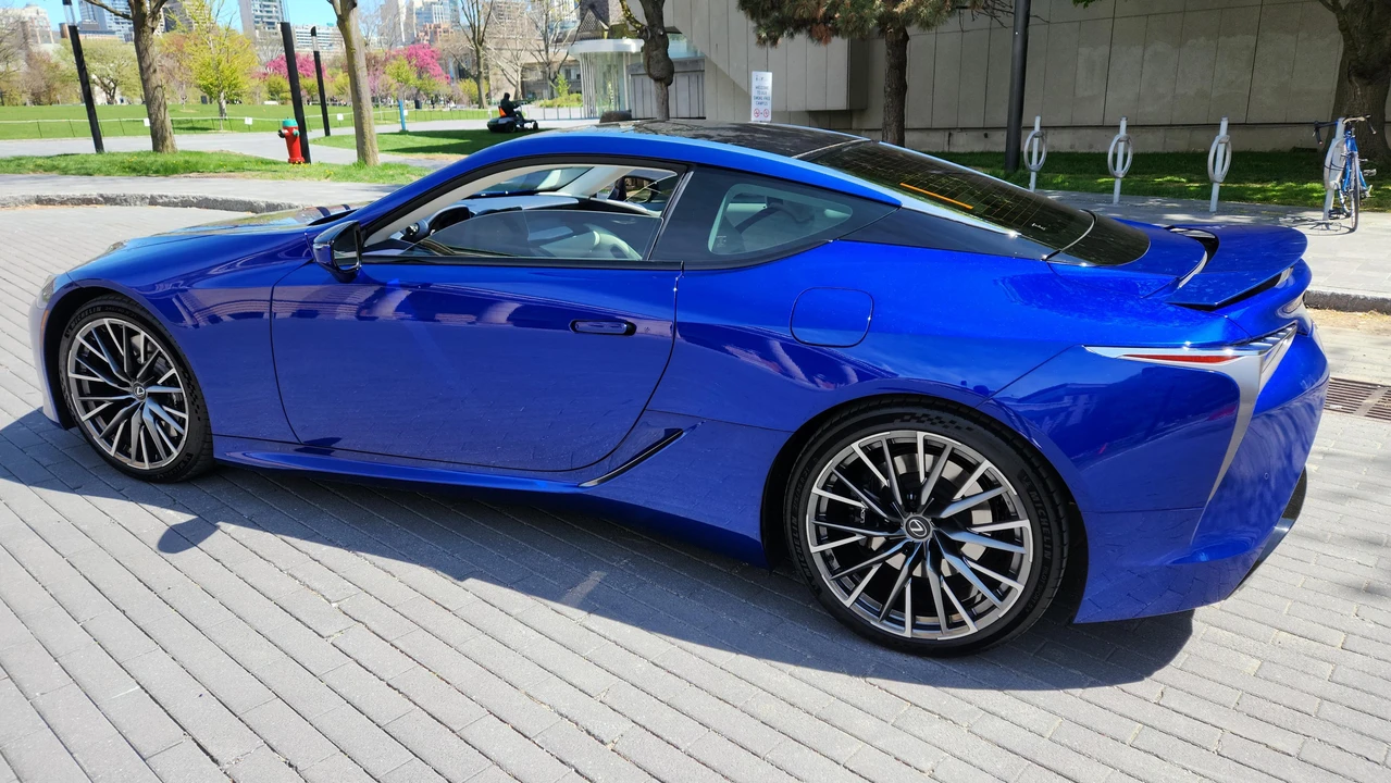 2024 Lexus LC - Image 13 of 31