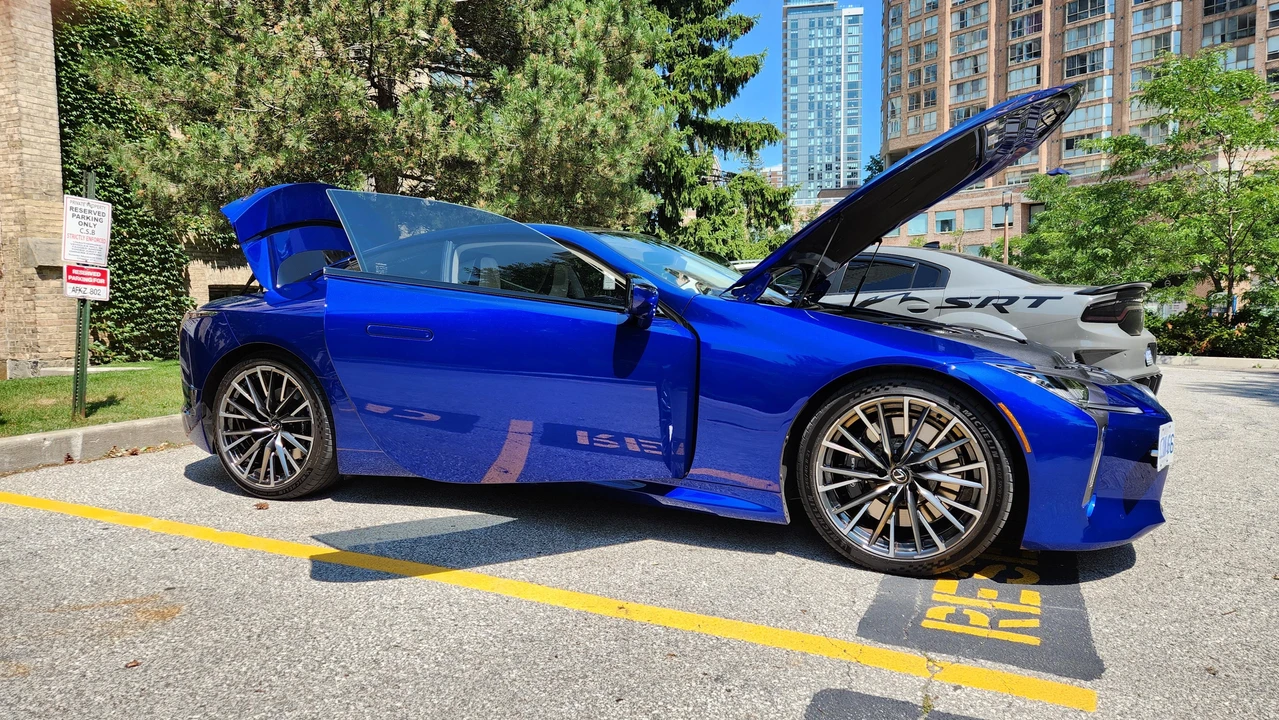 2024 Lexus LC - Image 26 of 31