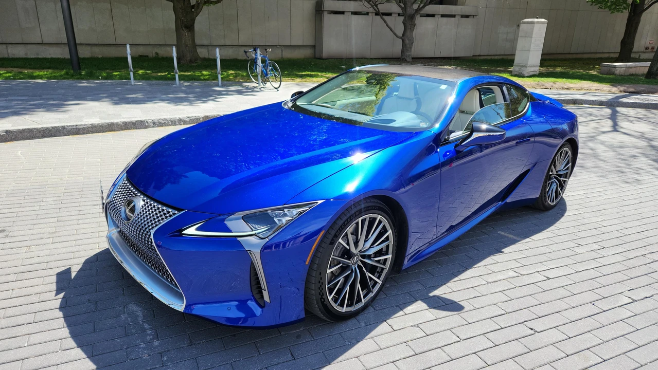 2024 Lexus LC - Image 9 of 31