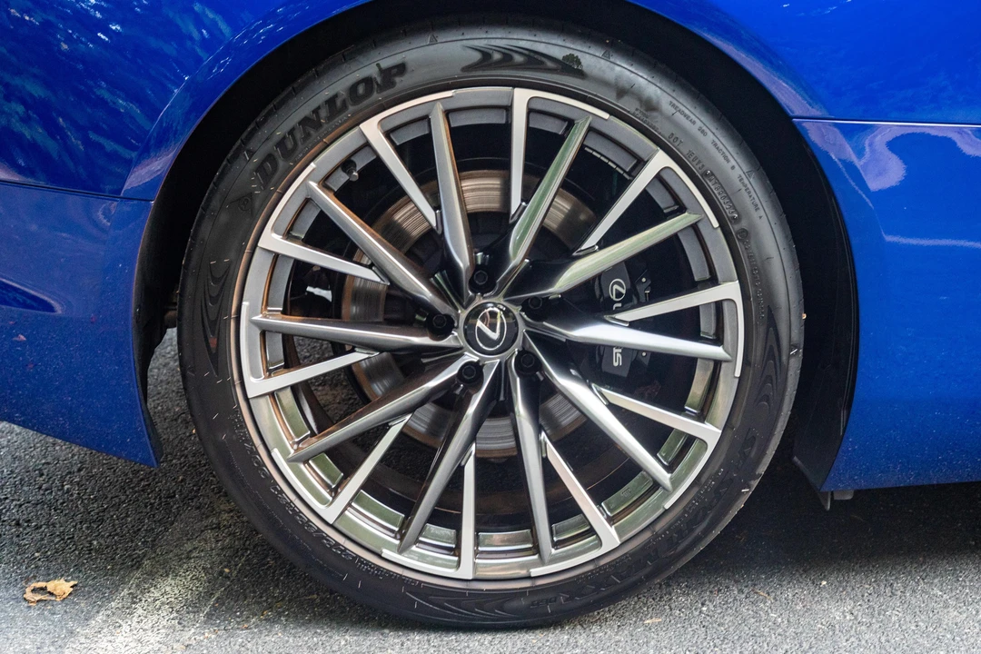 2024 Lexus LC - Image 21 of 31