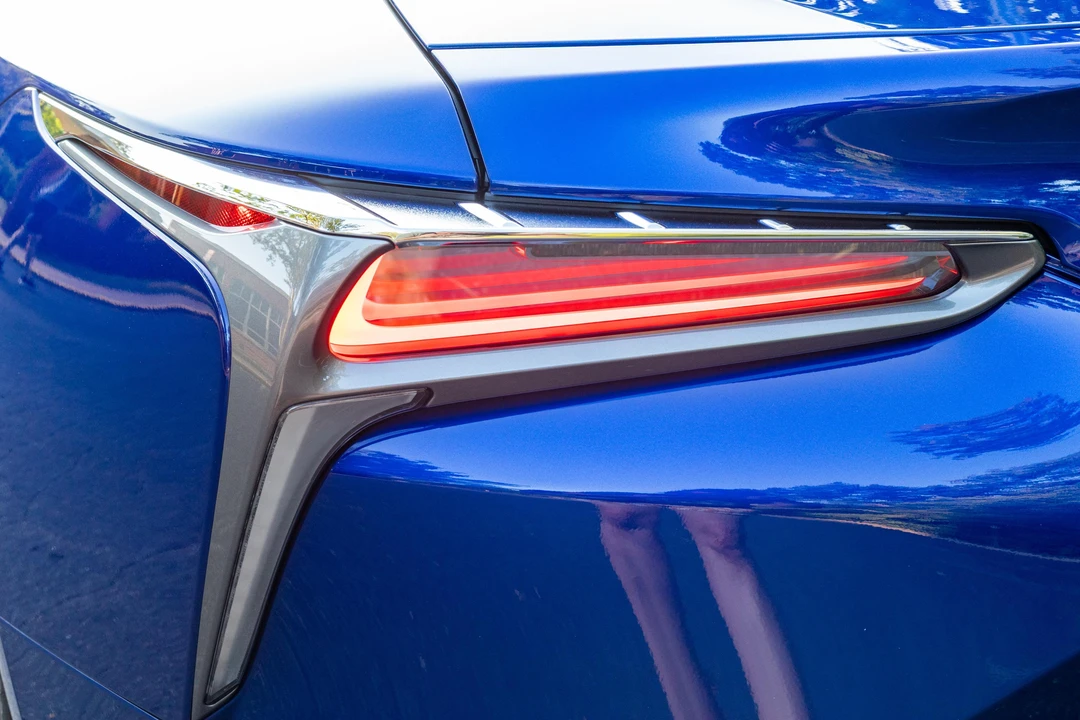 2024 Lexus LC - Image 15 of 31