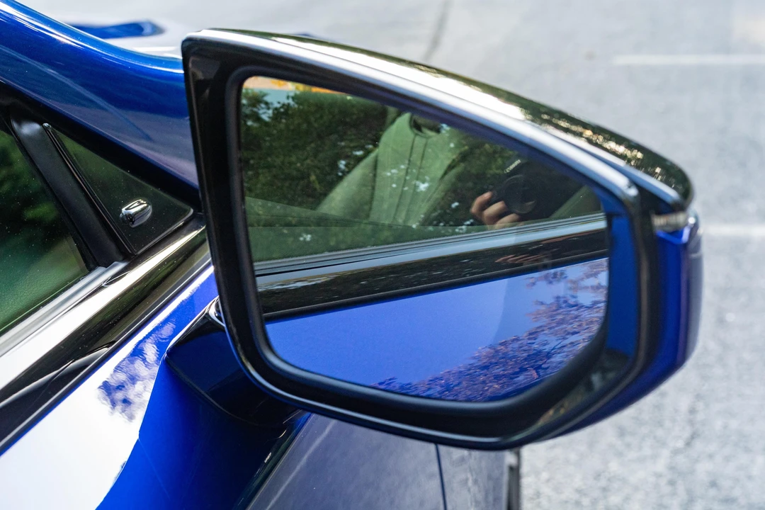 2024 Lexus LC - Image 18 of 31