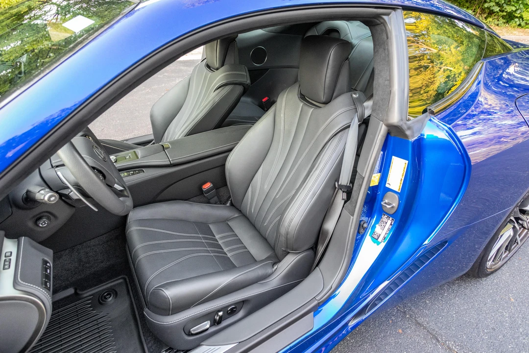 2024 Lexus LC - Image 27 of 31