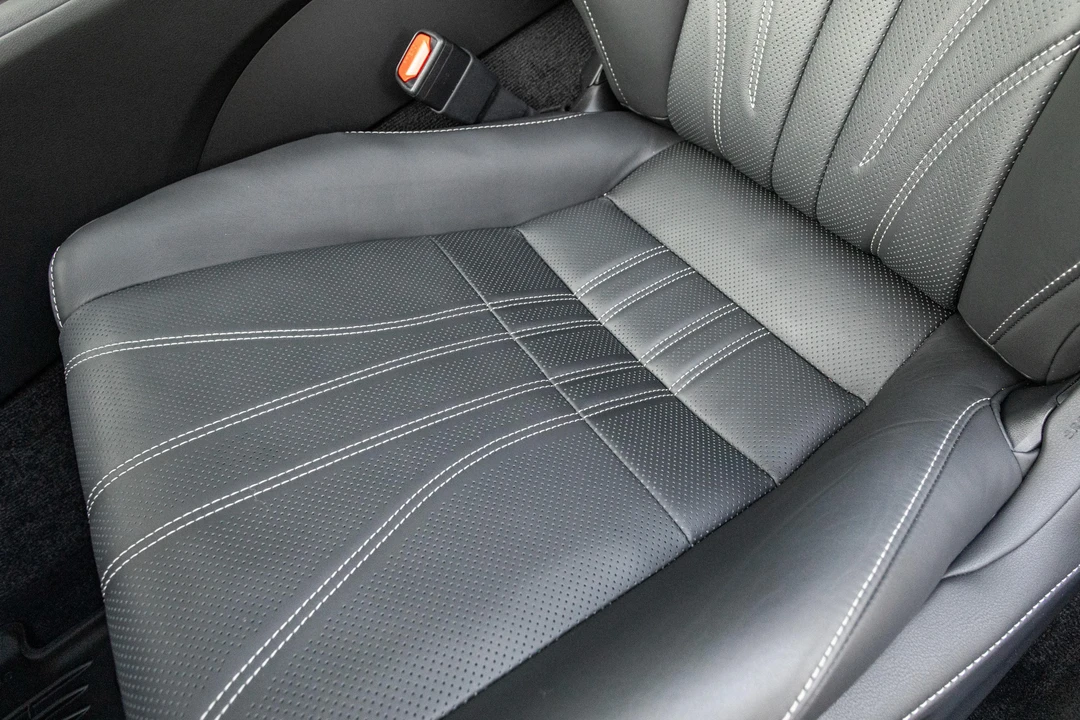 2024 Lexus LC - Image 30 of 31