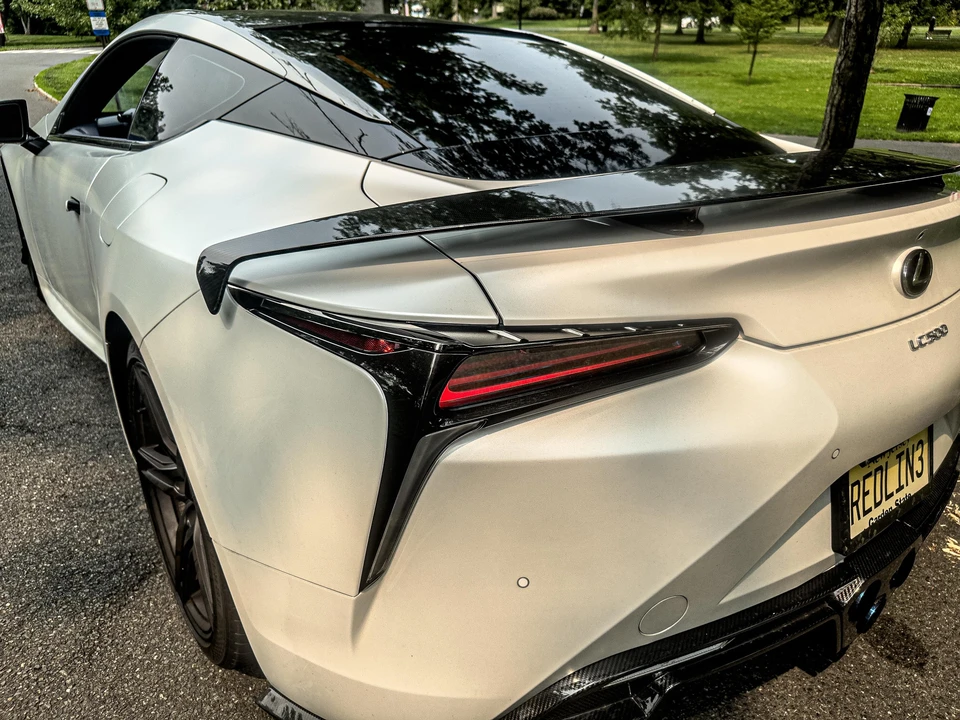 2024 Lexus LC - Image 18 of 31