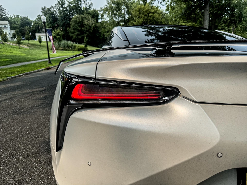2024 Lexus LC - Image 19 of 31