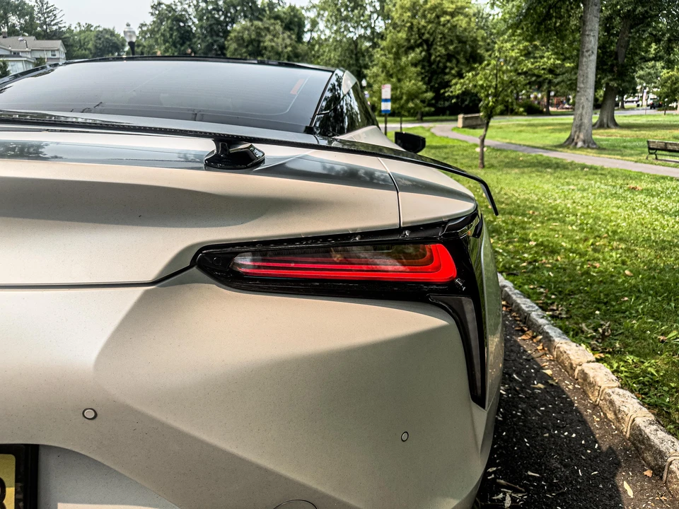 2024 Lexus LC - Image 21 of 31