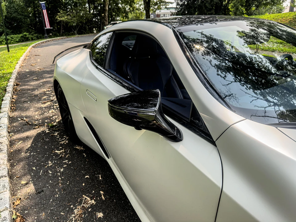 2024 Lexus LC - Image 29 of 31