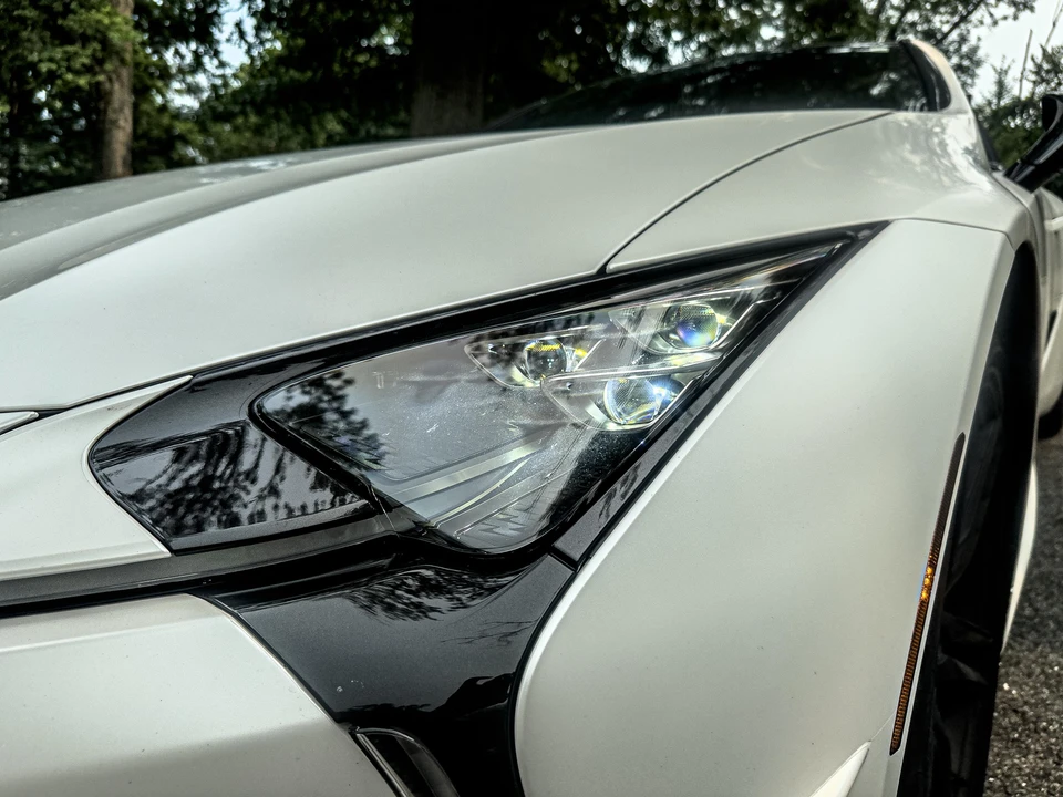 2024 Lexus LC - Image 16 of 31
