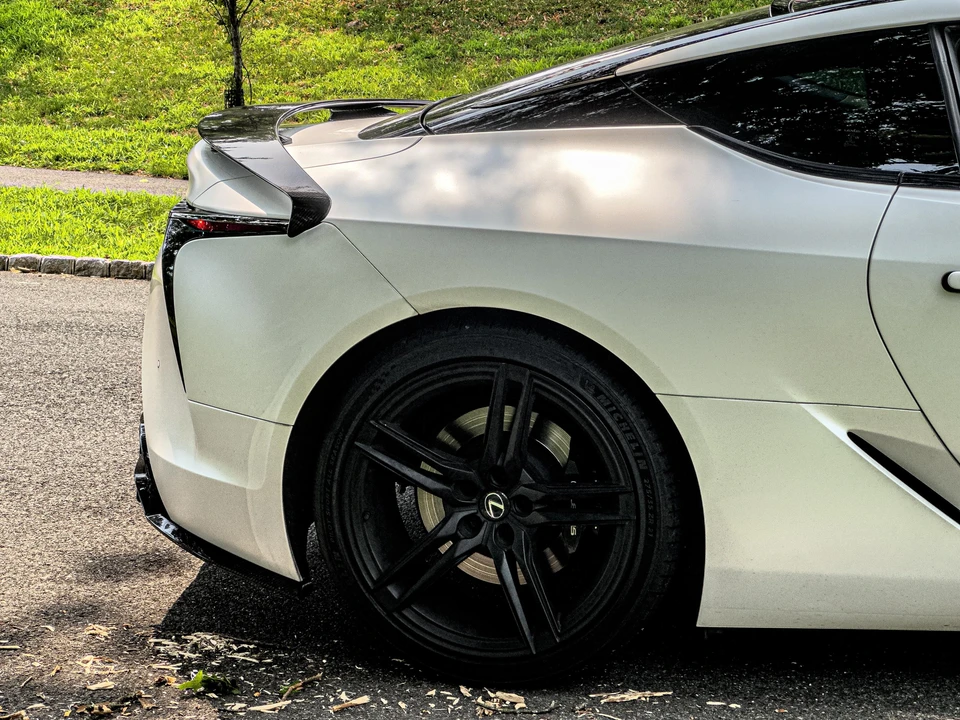 2024 Lexus LC - Image 24 of 31