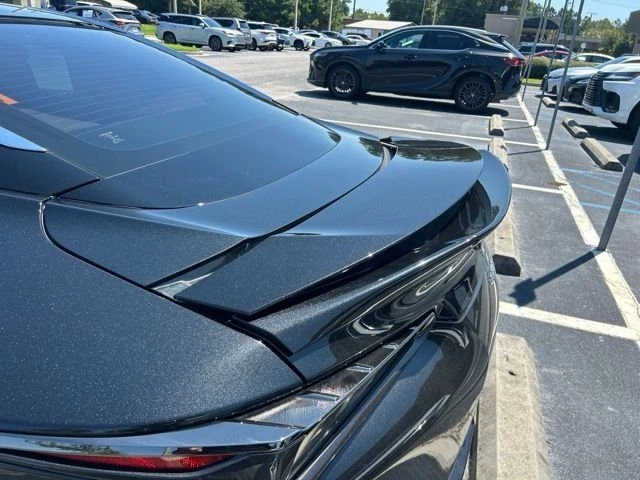 2024 Lexus LC - Image 10 of 11