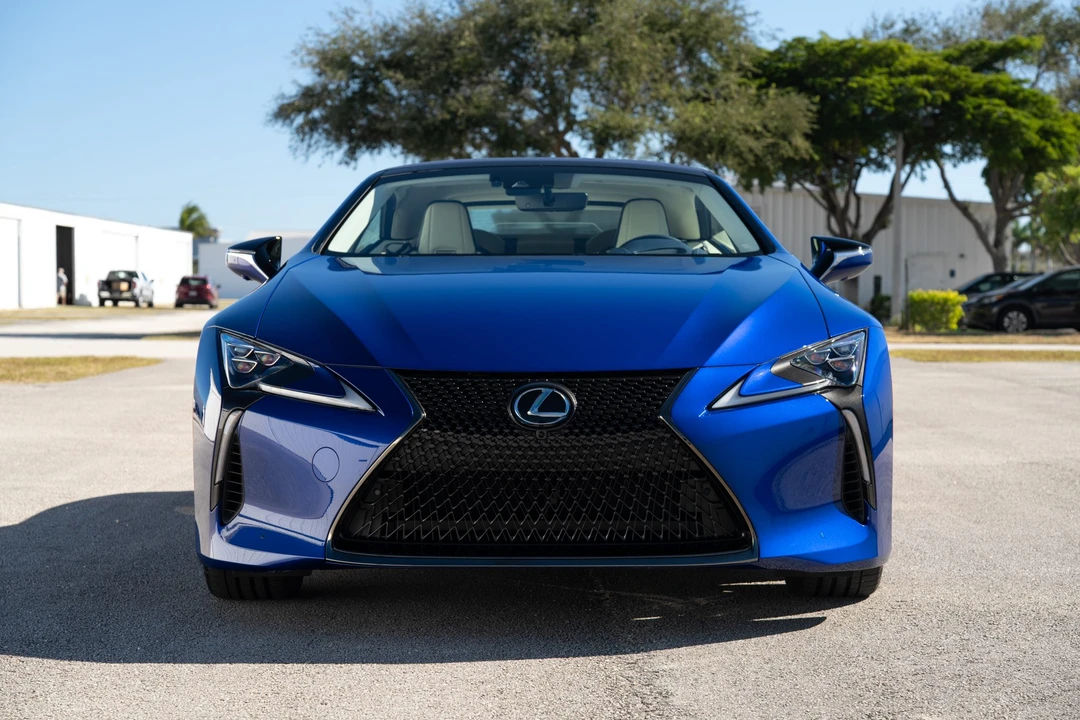 2024 Lexus LC - Image 17 of 31