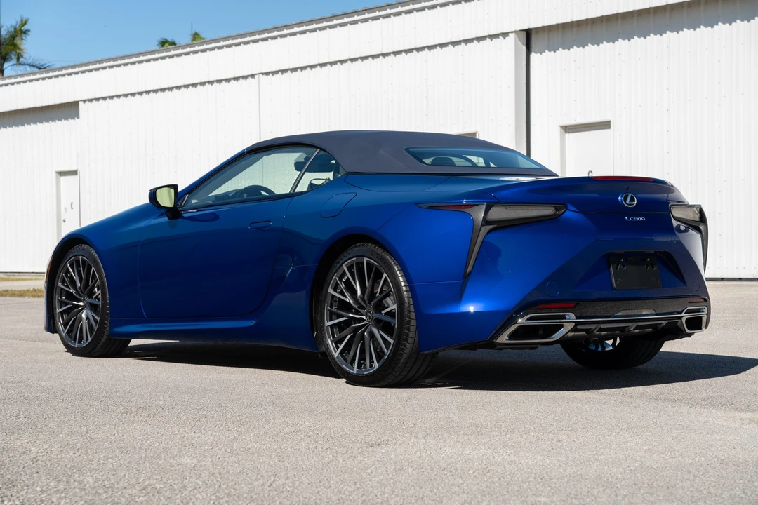 2024 Lexus LC - Image 8 of 31