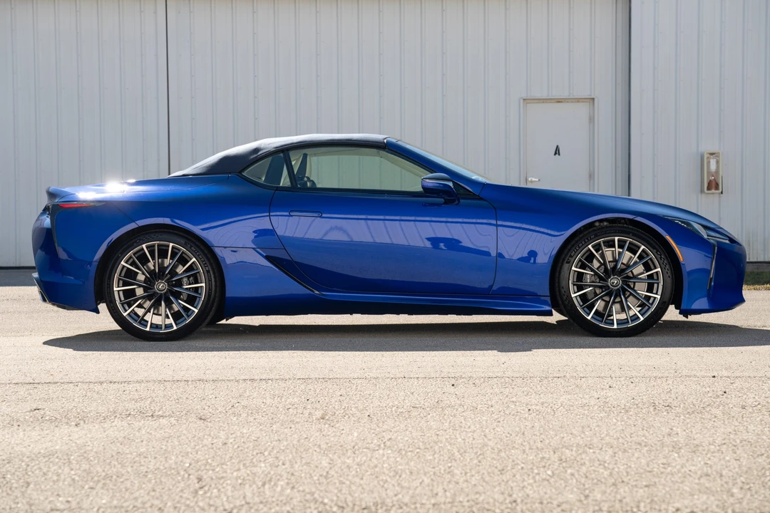2024 Lexus LC - Image 12 of 31