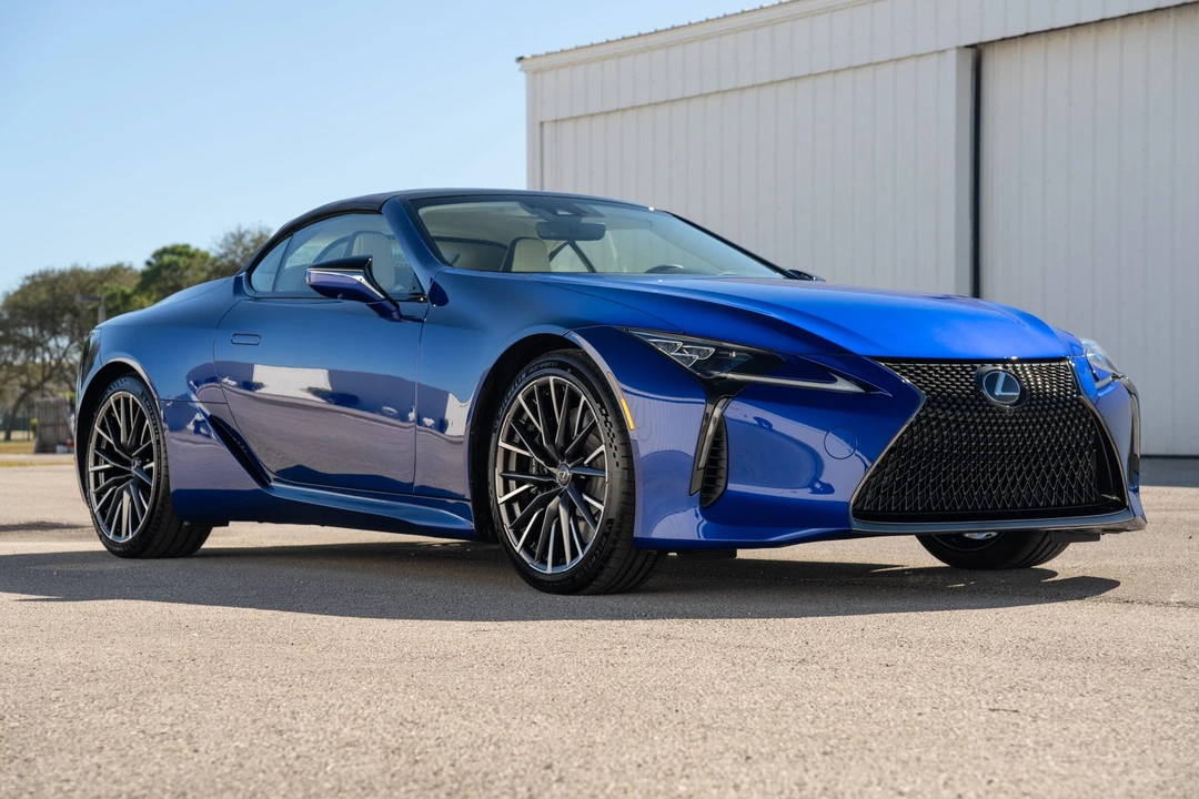 2024 Lexus LC - Image 13 of 31