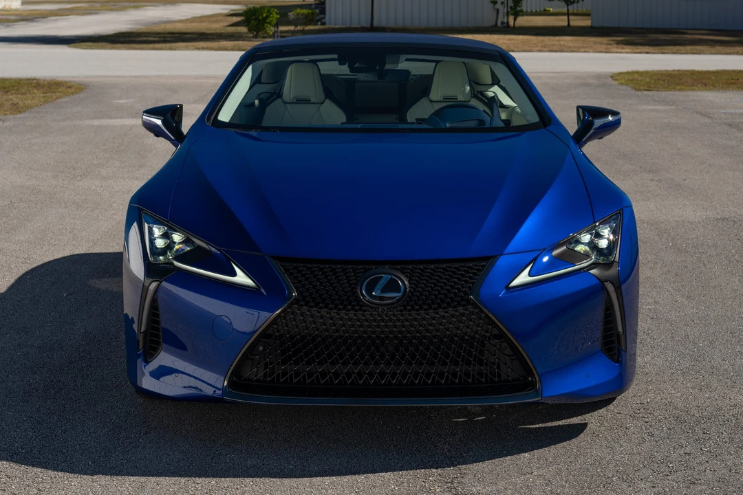 2024 Lexus LC - Image 14 of 31