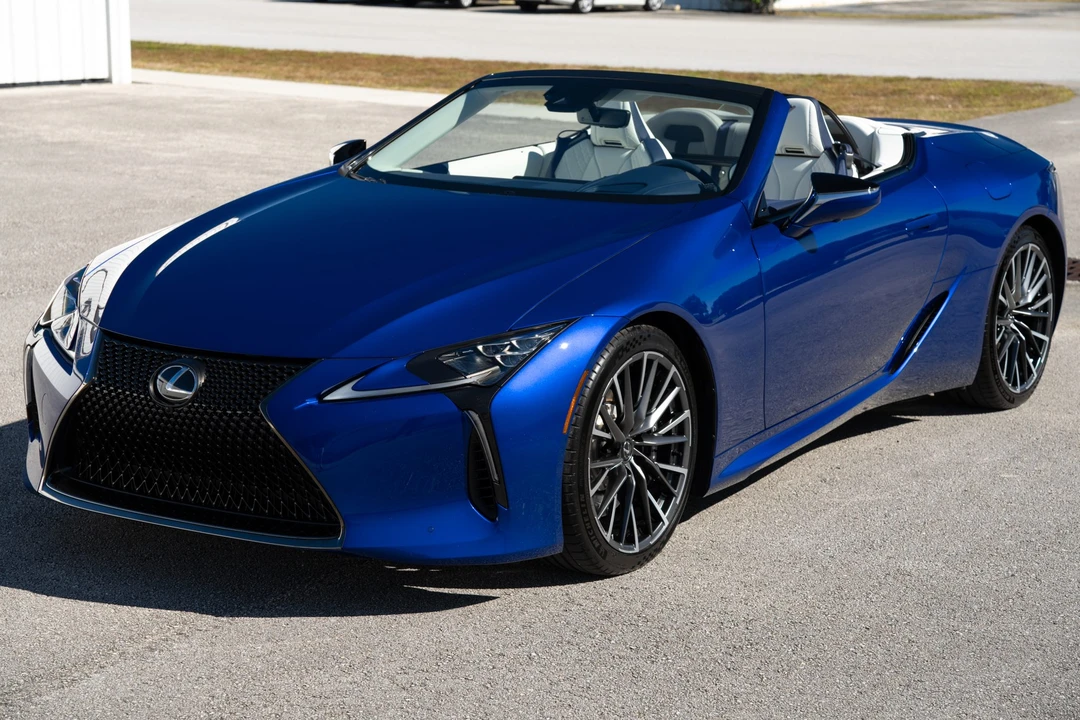 2024 Lexus LC - Image 18 of 31
