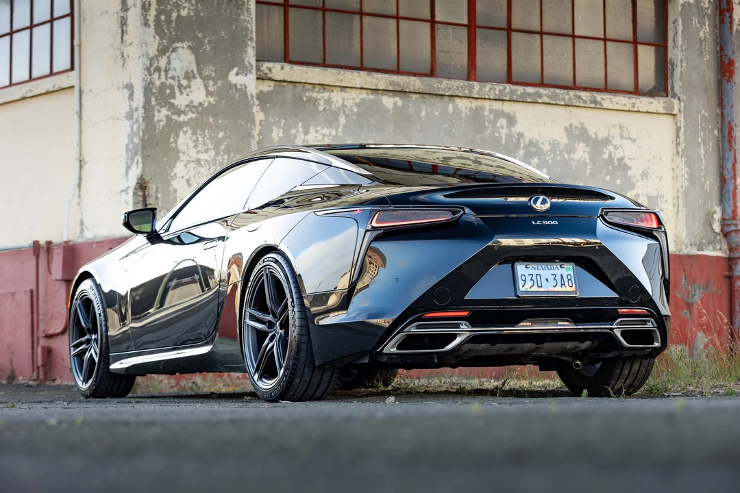 2024 Lexus LC - Image 29 of 31