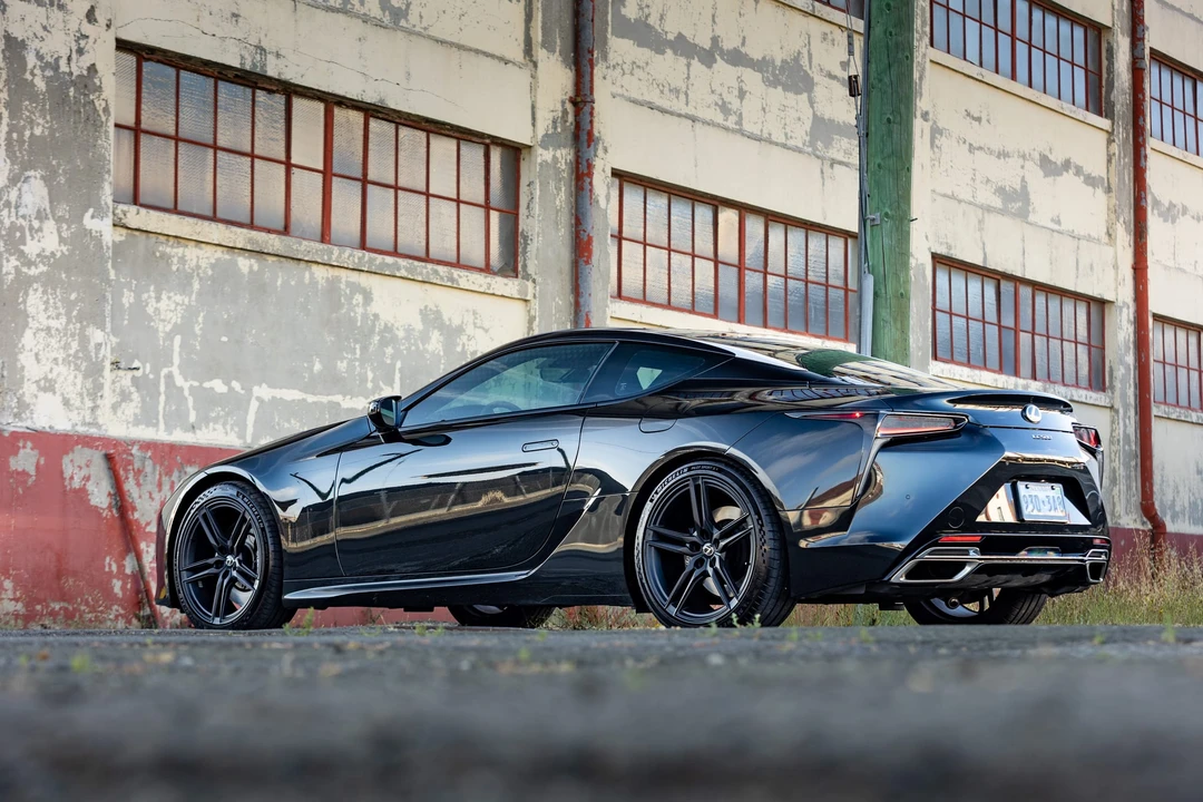 2024 Lexus LC - Image 21 of 31