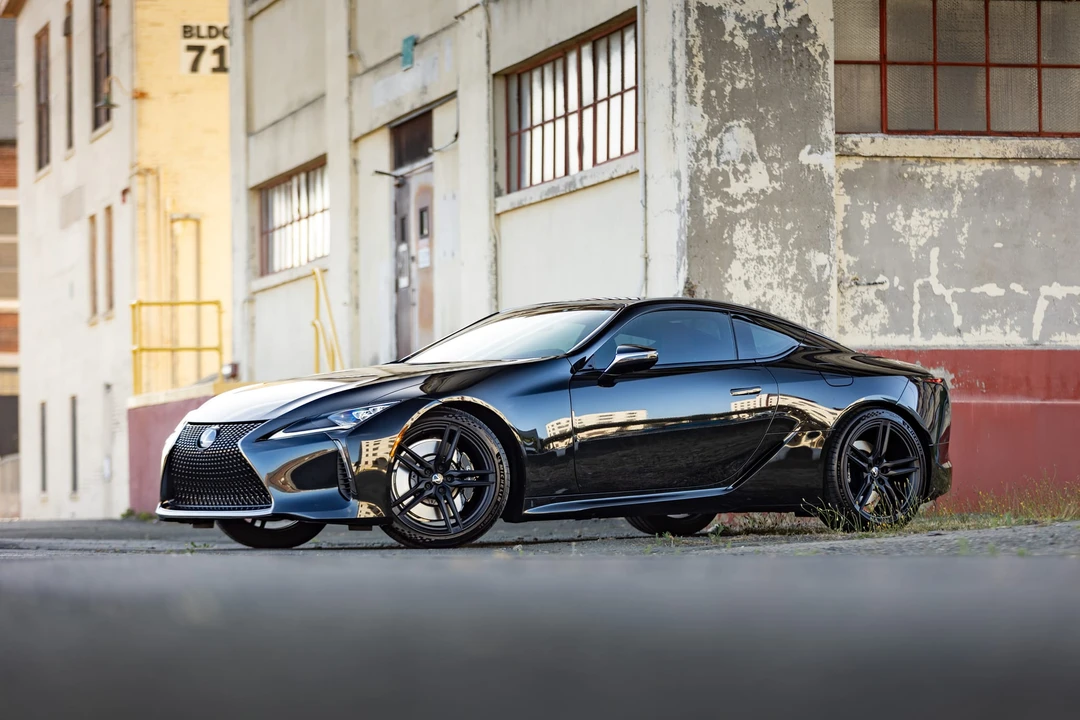 2024 Lexus LC - Image 17 of 31