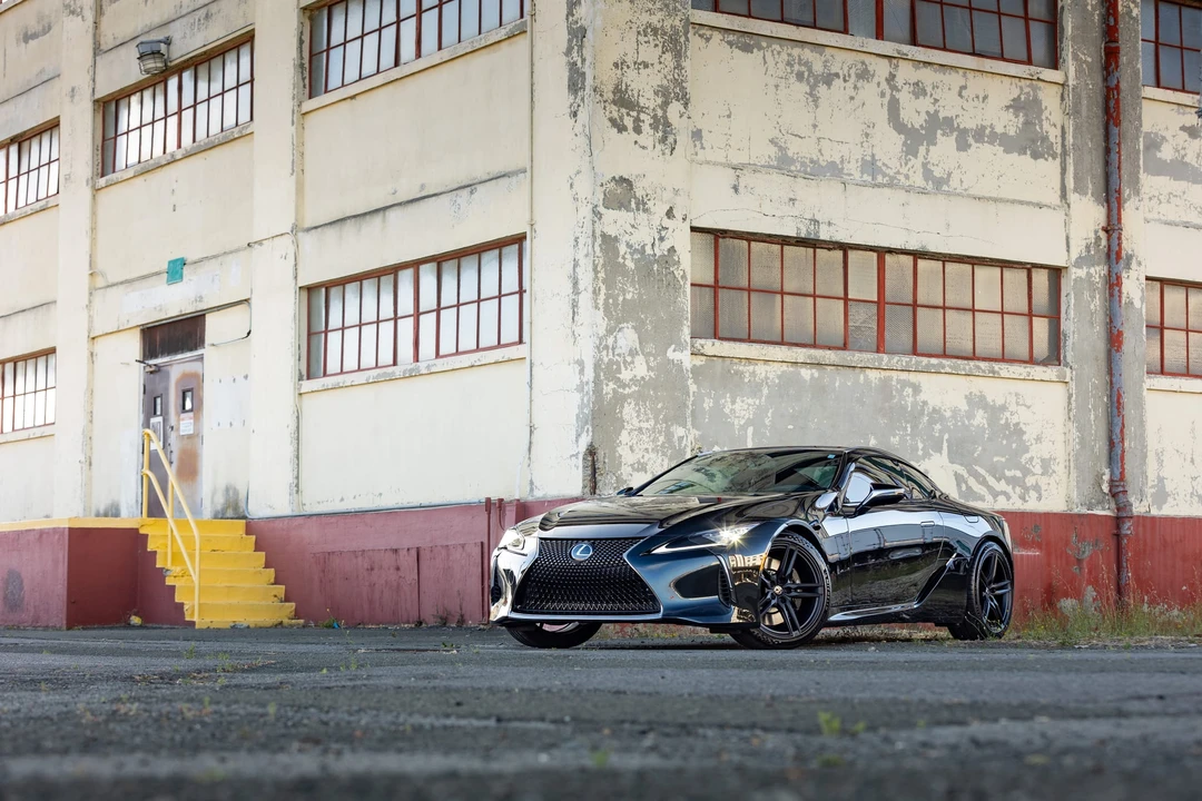 2024 Lexus LC - Image 14 of 31