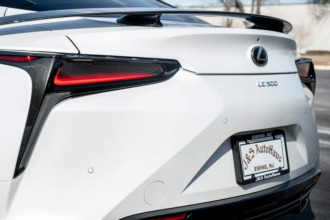 2024 Lexus LC - Image 15 of 31