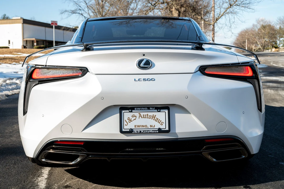 2024 Lexus LC - Image 28 of 31