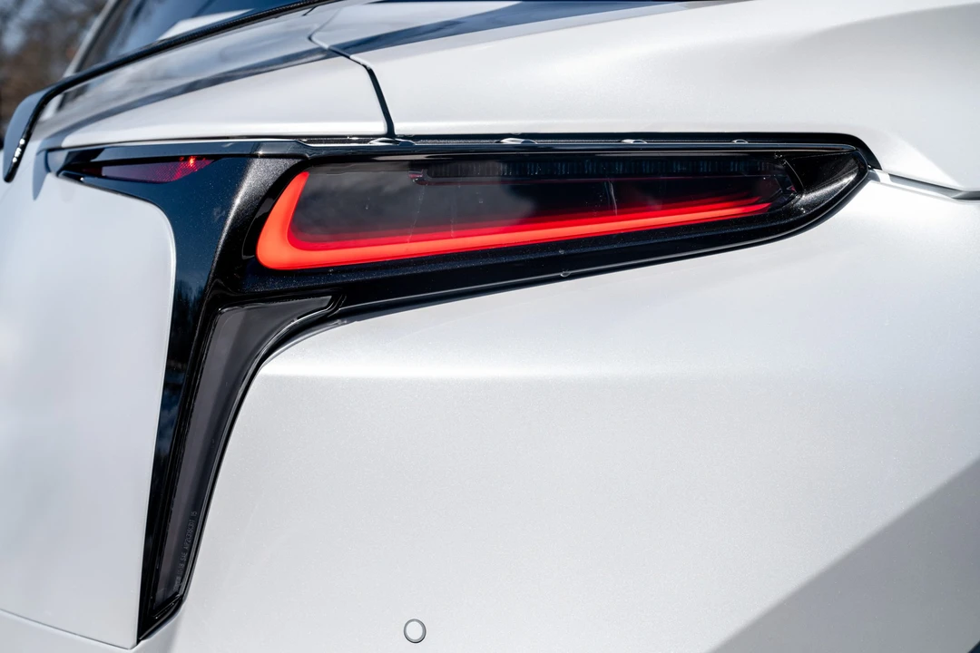 2024 Lexus LC - Image 29 of 31